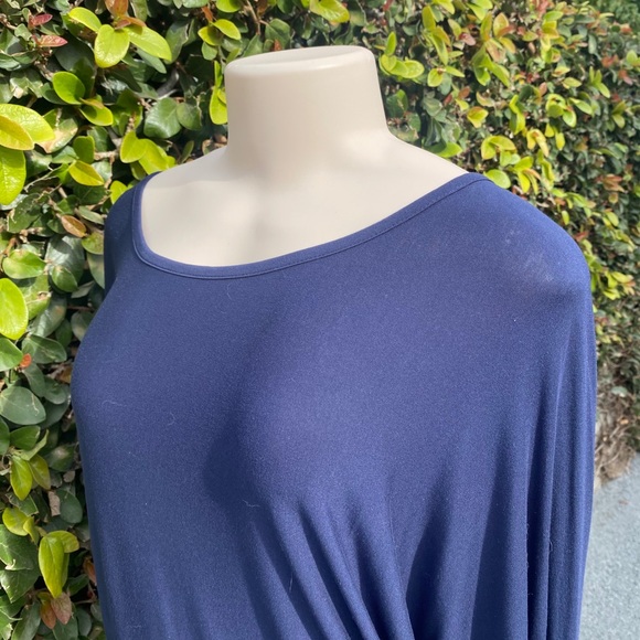 {VINCE} Top - Picture 5 of 9